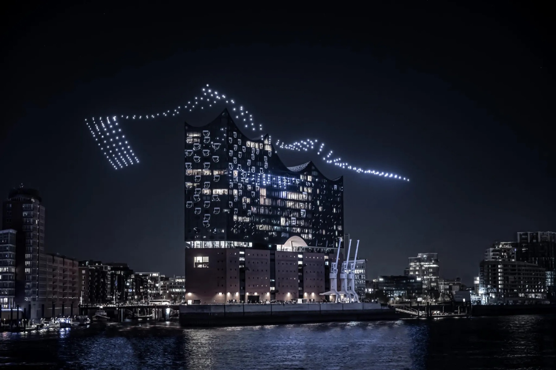 Breaking Waves at the Elbphilharmonie drone show — photo 1