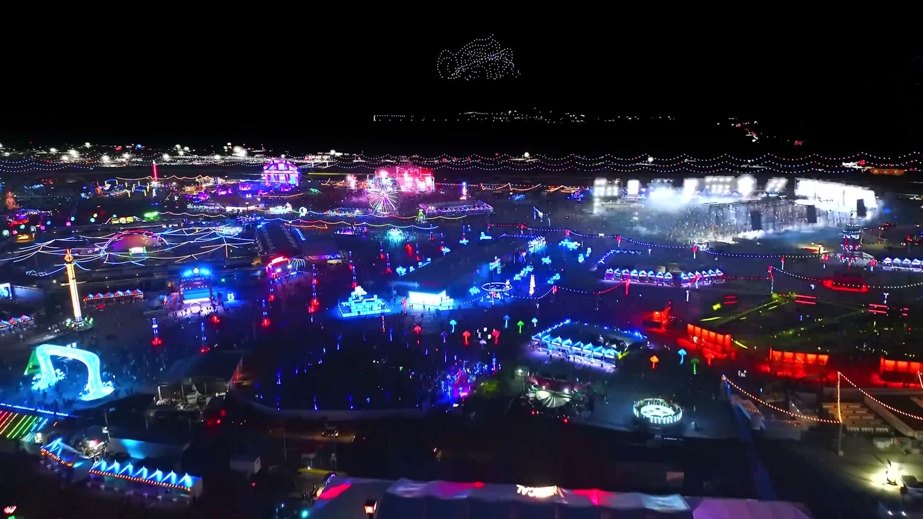 EDC Las Vegas: Snoop Dogg's NFT drop drone show — photo 1