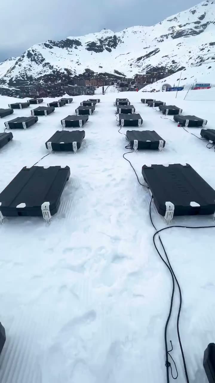 Droneshow JBL Snow Party, Val Thorens — foto 1