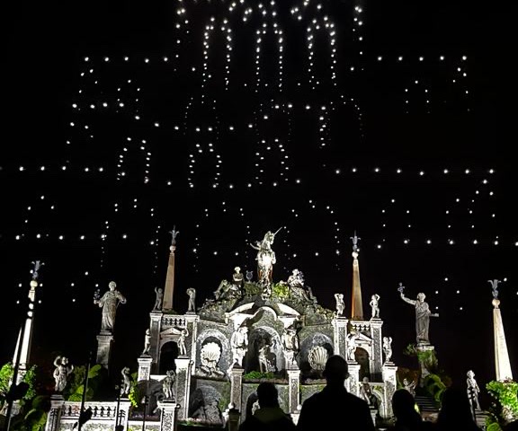 Louis Vuitton at Isola Bella drone show — photo 2
