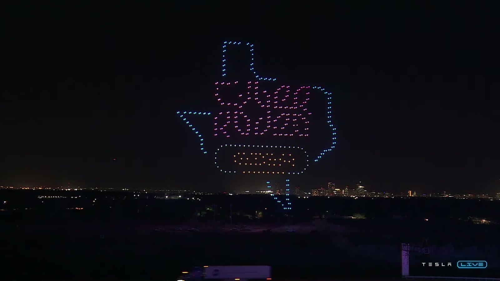 Tesla Cyber Rodeo、Giga Texasのドローンショー