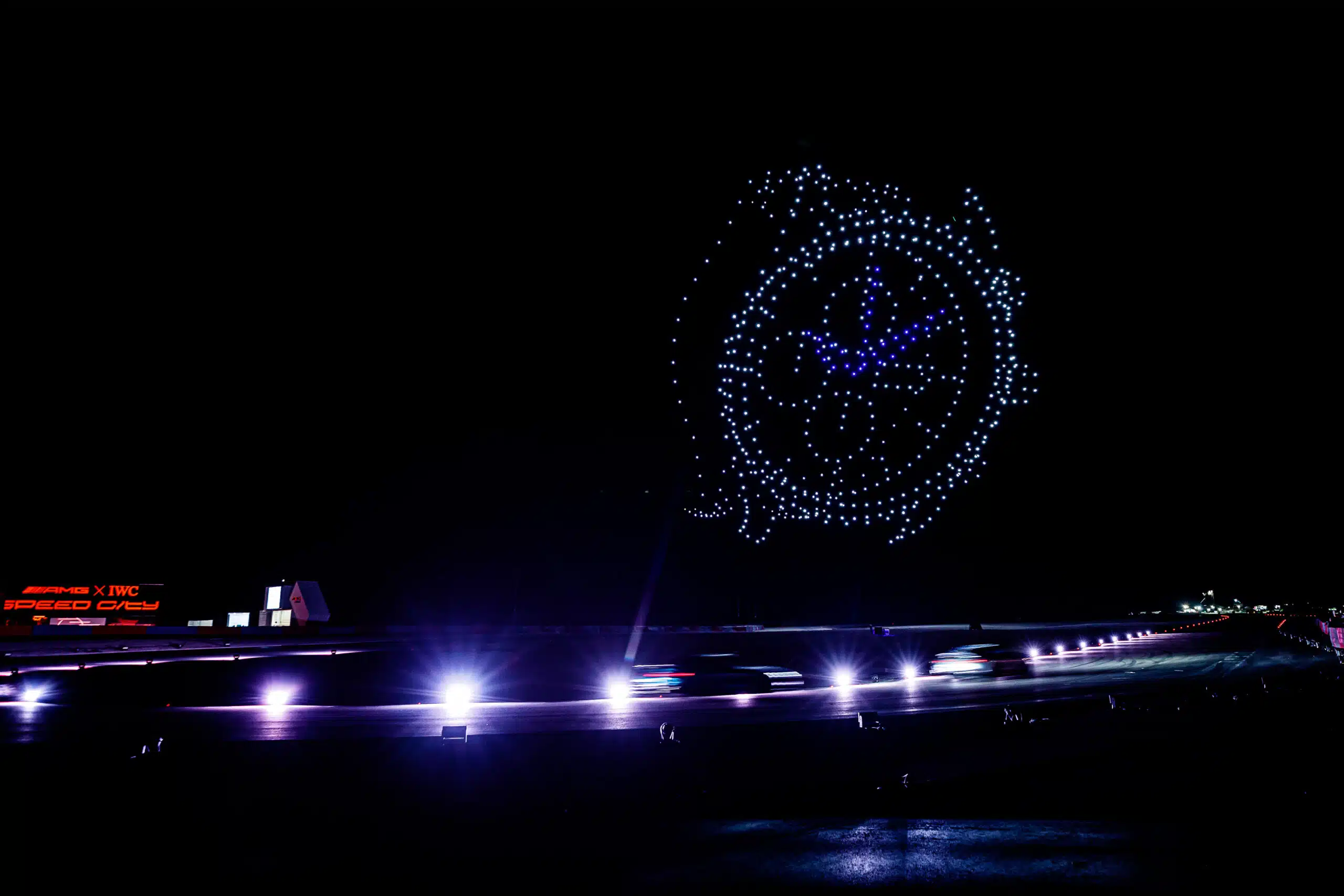 Spectacle de drones Mercedes-AMG & IWC Speed City, Las Vegas — photo 3