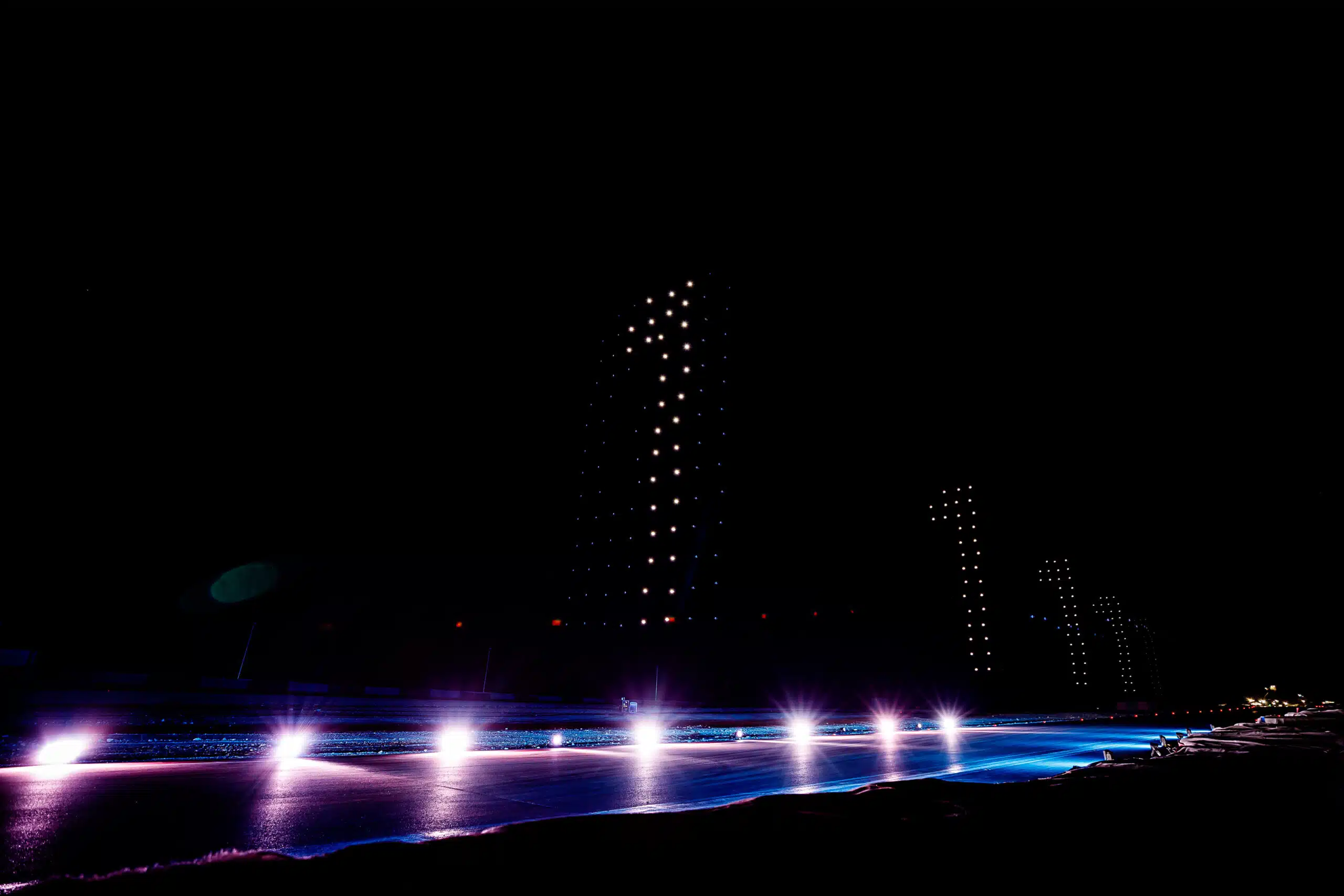 Spectacle de drones Mercedes-AMG & IWC Speed City, Las Vegas — photo 4