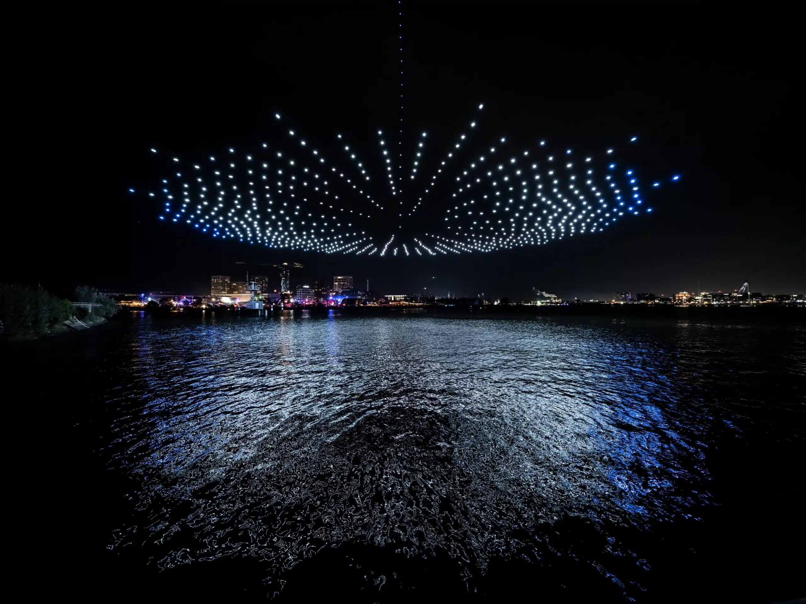 Arte con drones: por qué las empresas de espectáculos de drones son los nuevos Van Gogh