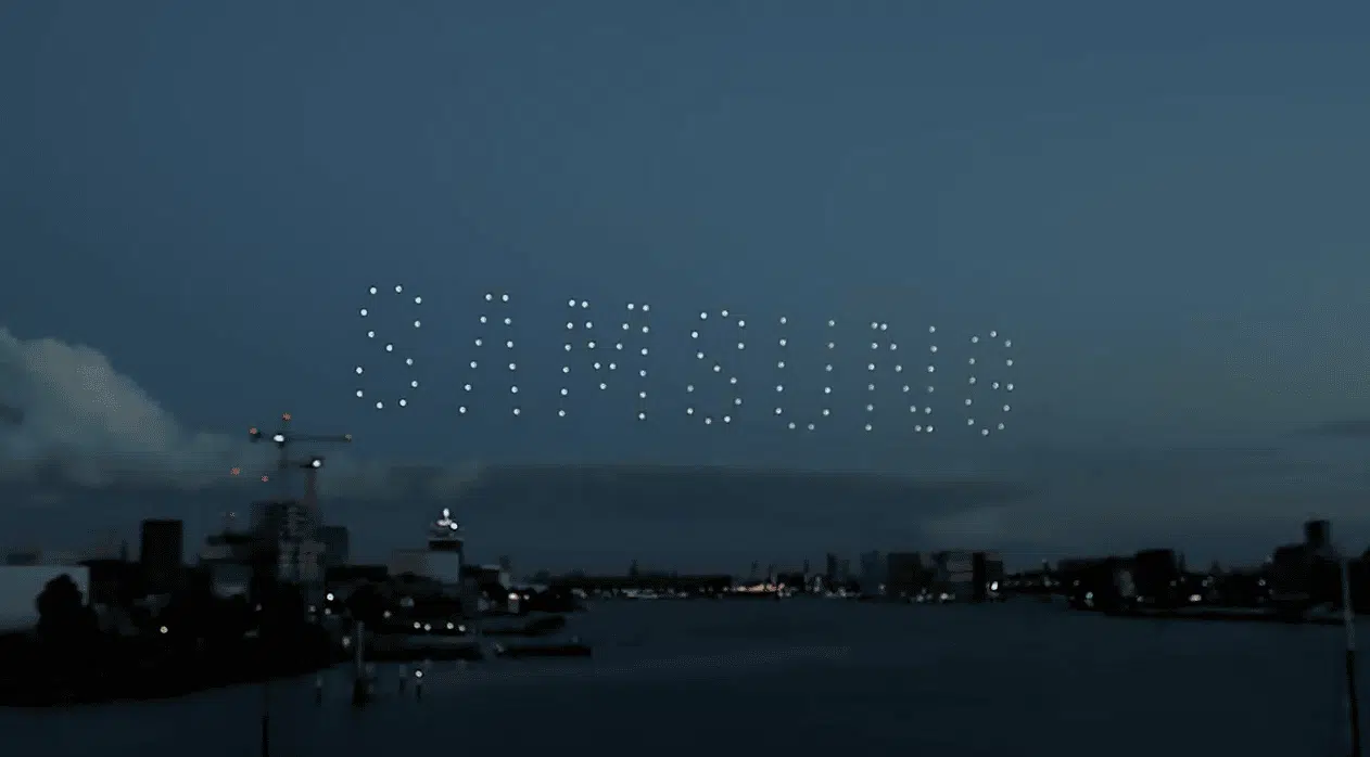 Espectáculo de drones Lanzamiento del teléfono plegable de Samsung: foto 1