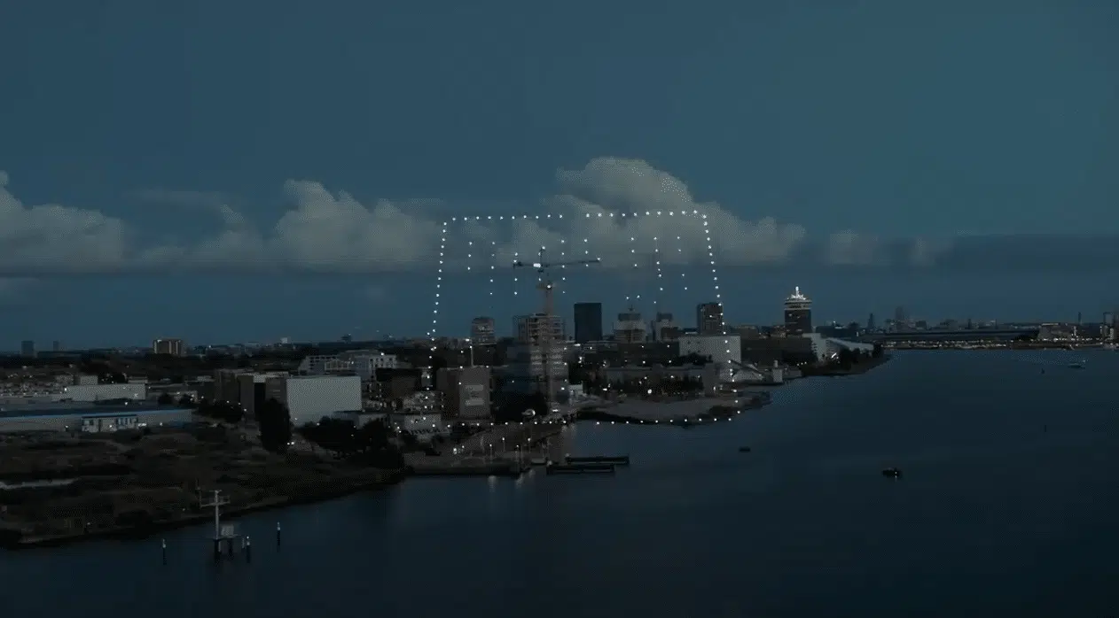 Espectáculo de drones Lanzamiento del teléfono plegable de Samsung: foto 3