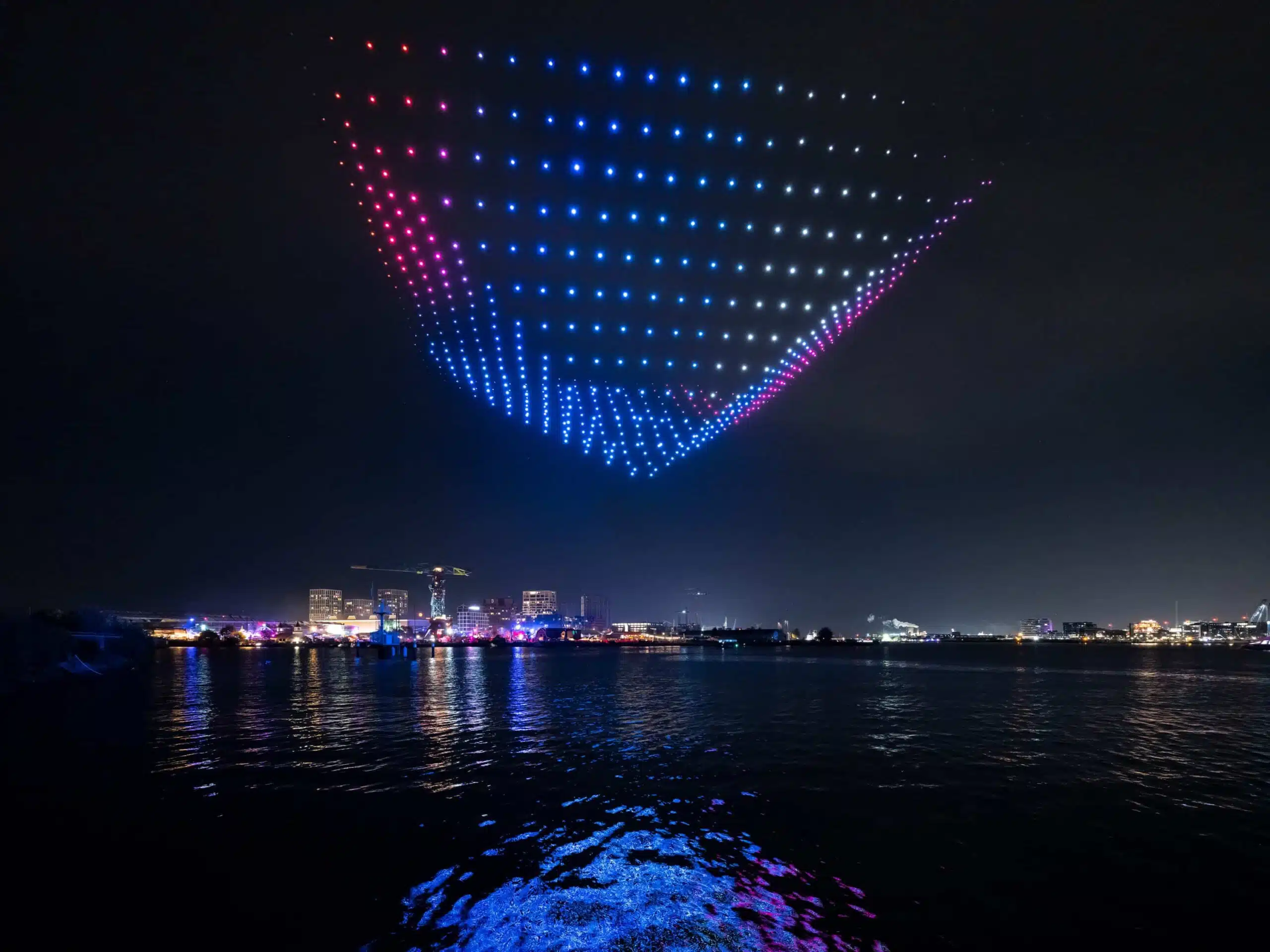 ¿Qué drones se usan en los espectáculos de luces con drones?